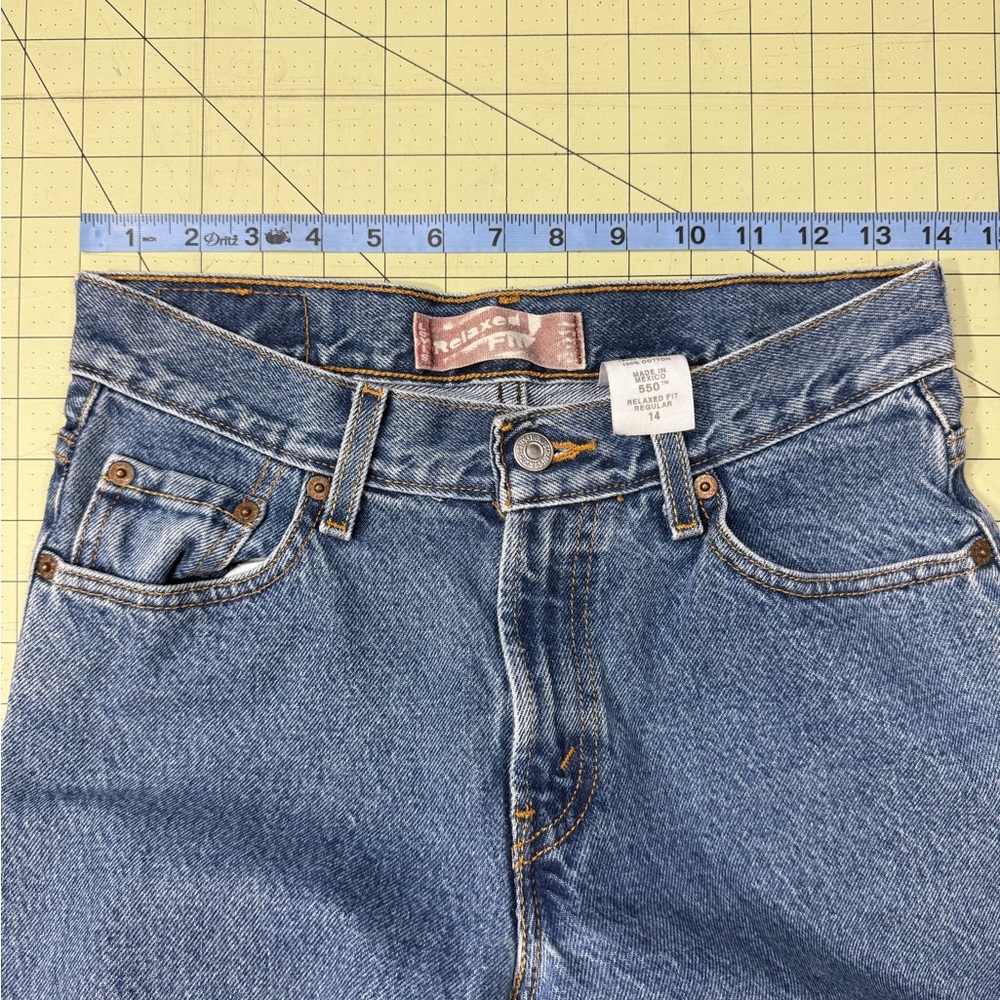 550 Relaxed Fit Levi’s denim jeans - Picture 14 of 15